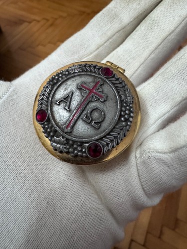 Vintage religious compact box - religious,